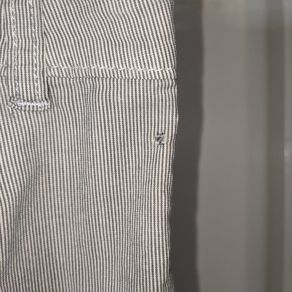 Low Rise Abercrombie & Fitch Striped Mini Shorts - Picture 5 of 6